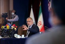 سینما روباز باغ کتاب تهران درحالی توسط شهردار تهران افتتاح شد که این مجموعه پیشتر افتتاح شده بود.